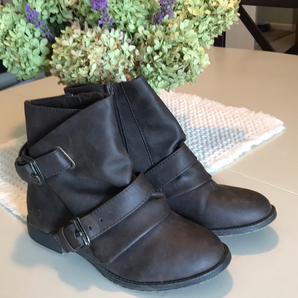 Size 7 Blowfish brown booties